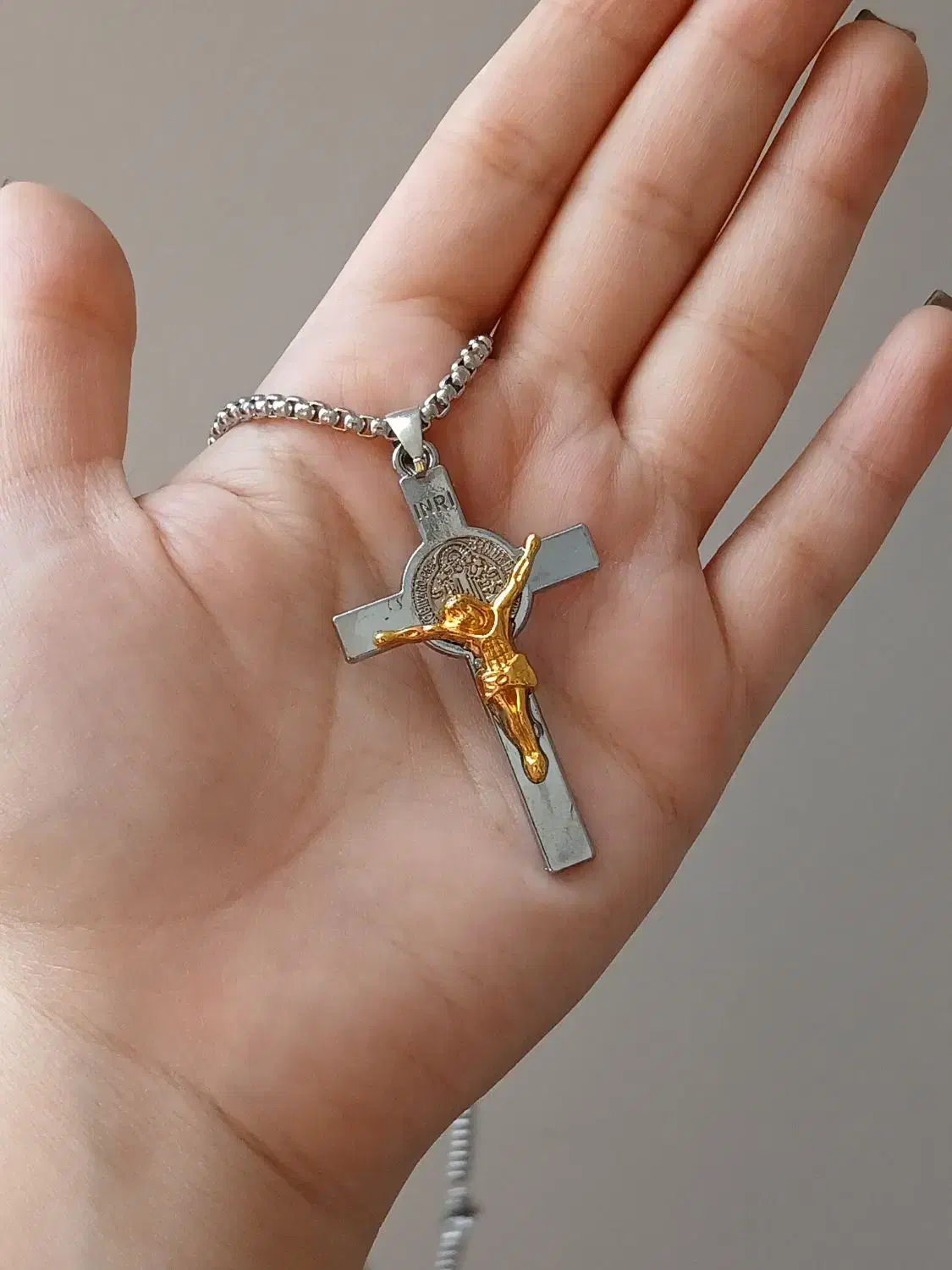 گردنبند های صلیب|بدلیجات|قدس, شهرقدس|دیوار