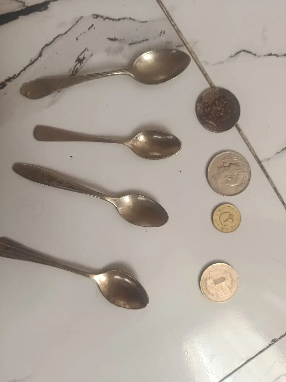 قاشق برنجی|کلکسیون اشیاء عتیقه|مشهد, کارمندان دوم|دیوار