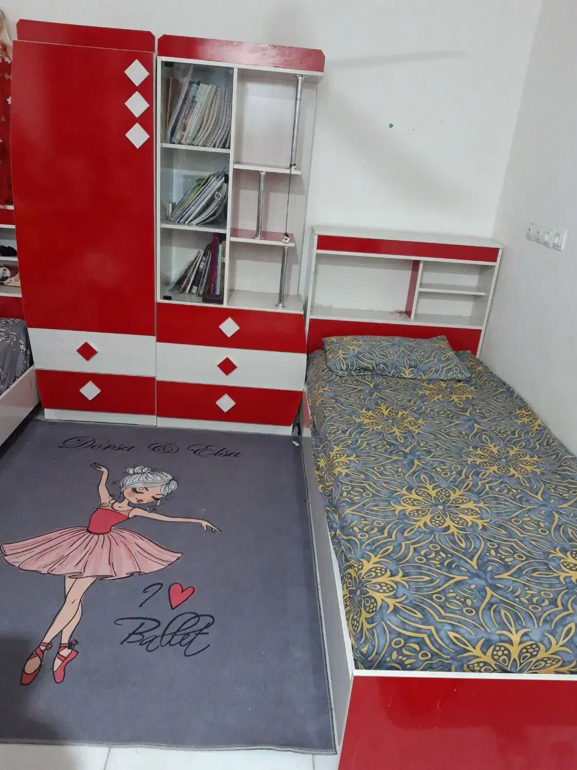 تخت یک نفره با کمد لباسی و بوفه اسباب بازی|تخت و سرویس خواب|بندر دیر, |دیوار