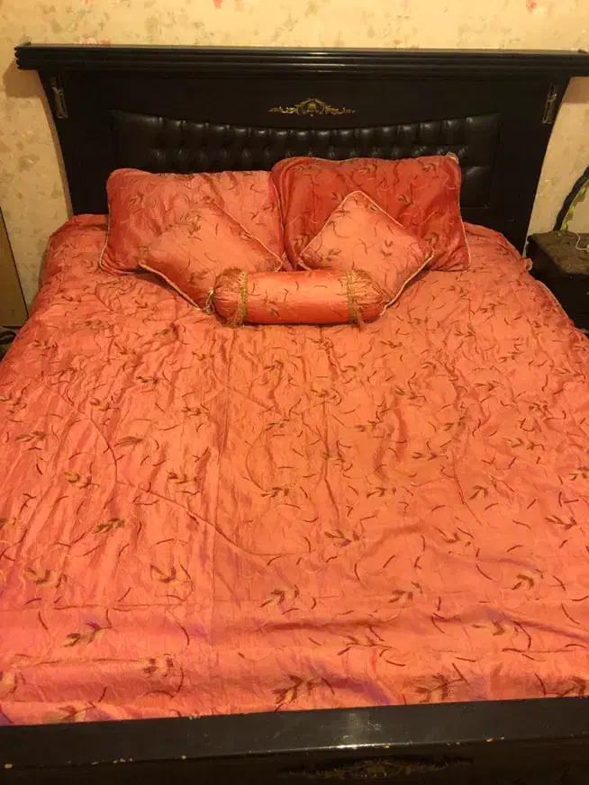 لحافت رو تختی تمیز و مرتب|رختخواب، بالش، پتو|تربت‌حیدریه, شهرک ولیعصر|دیوار