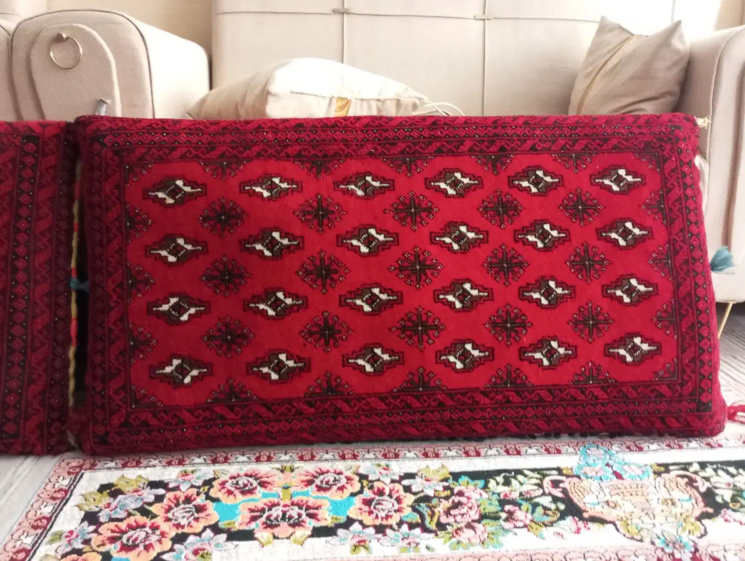 دستباف|پشتی|تربتحیدریه, حسنی بالا|دیوار