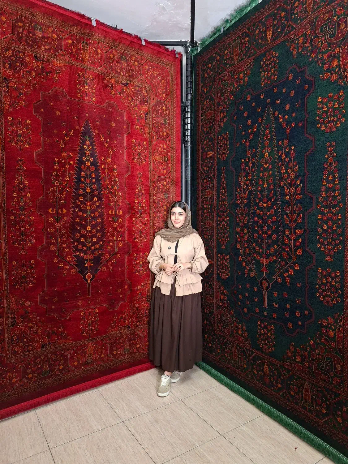 فرش درخت زندگی در دو رنگبندی ۱۲و۹و۶متری|فرش|قم, باجک دو|دیوار
