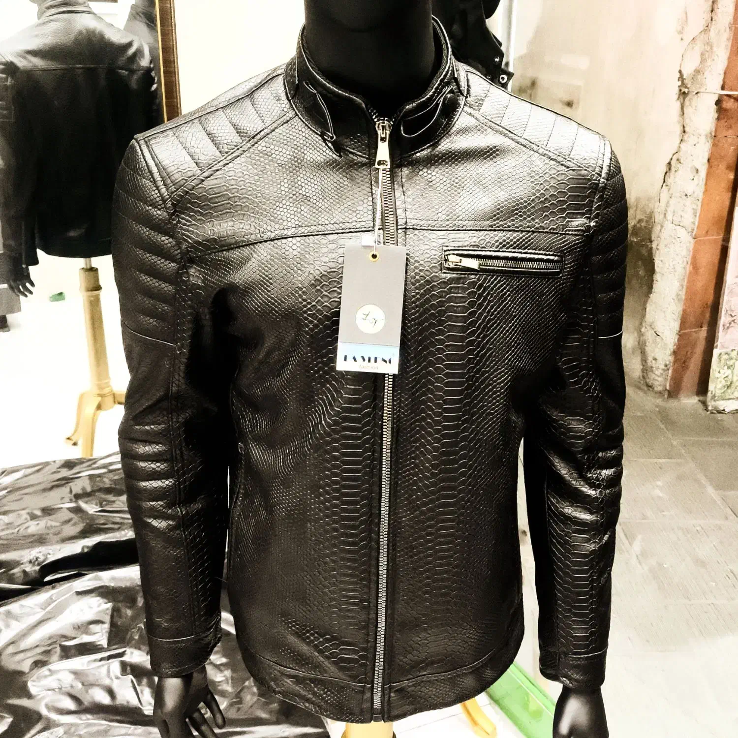 کاپشن چرم|لباس|تبریز, |دیوار