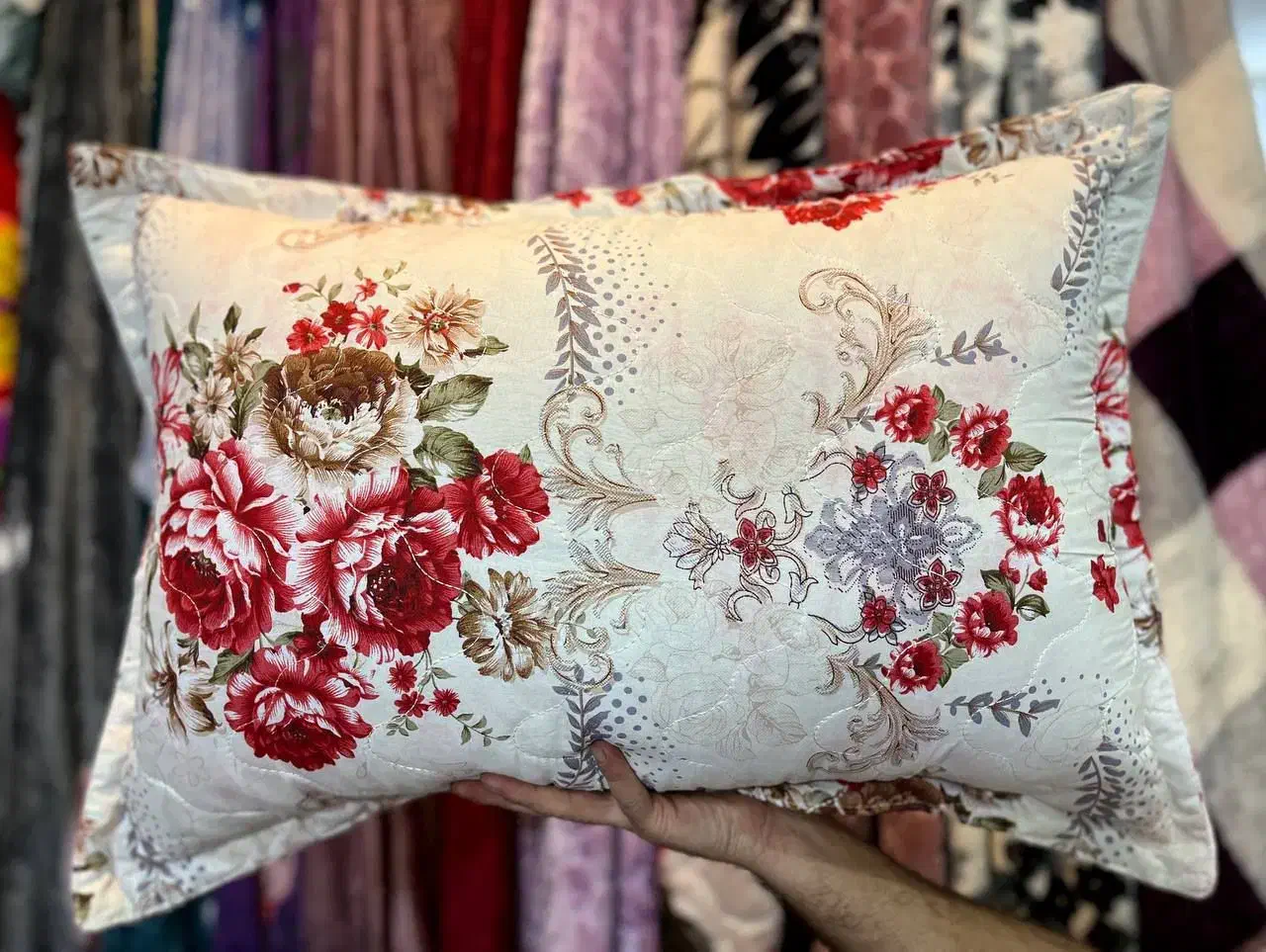 روبالشی|رختخواب، بالش، پتو|رشت, شالکو|دیوار