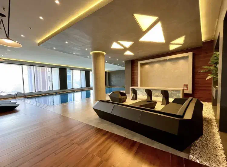 300 متر 3 خواب کلید نخورده زعفرانیه (( طبقه 11 ))