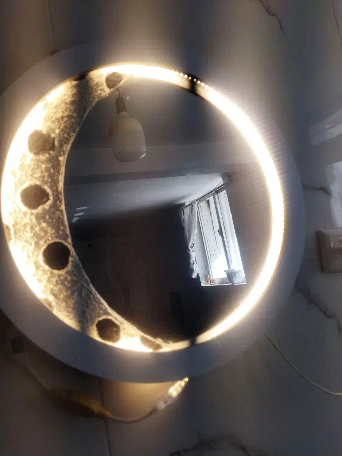 اینه|آینه|کاشمر, |دیوار