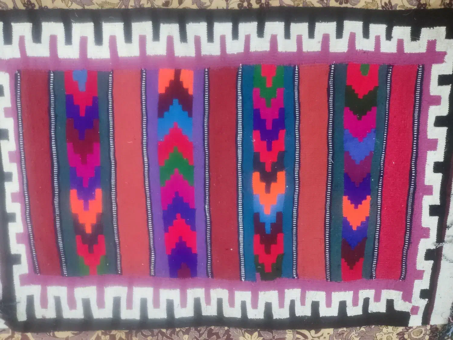 گلیم پادری|پادری|نجفآباد, شریعتی غربی|دیوار