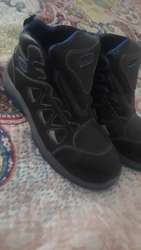 کفش کار و کوهنوردی|کیف، کفش، کمربند|خمین, |دیوار