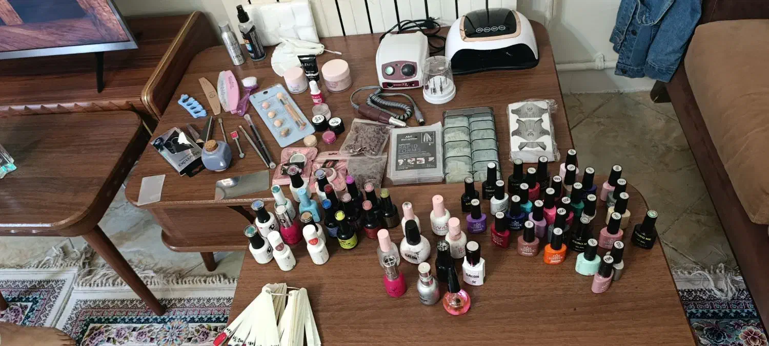 وسایل کاشت ناخن بصورت کامل و بسیار تمیز|آرایشی، بهداشتی، درمانی|رودهن, |دیوار