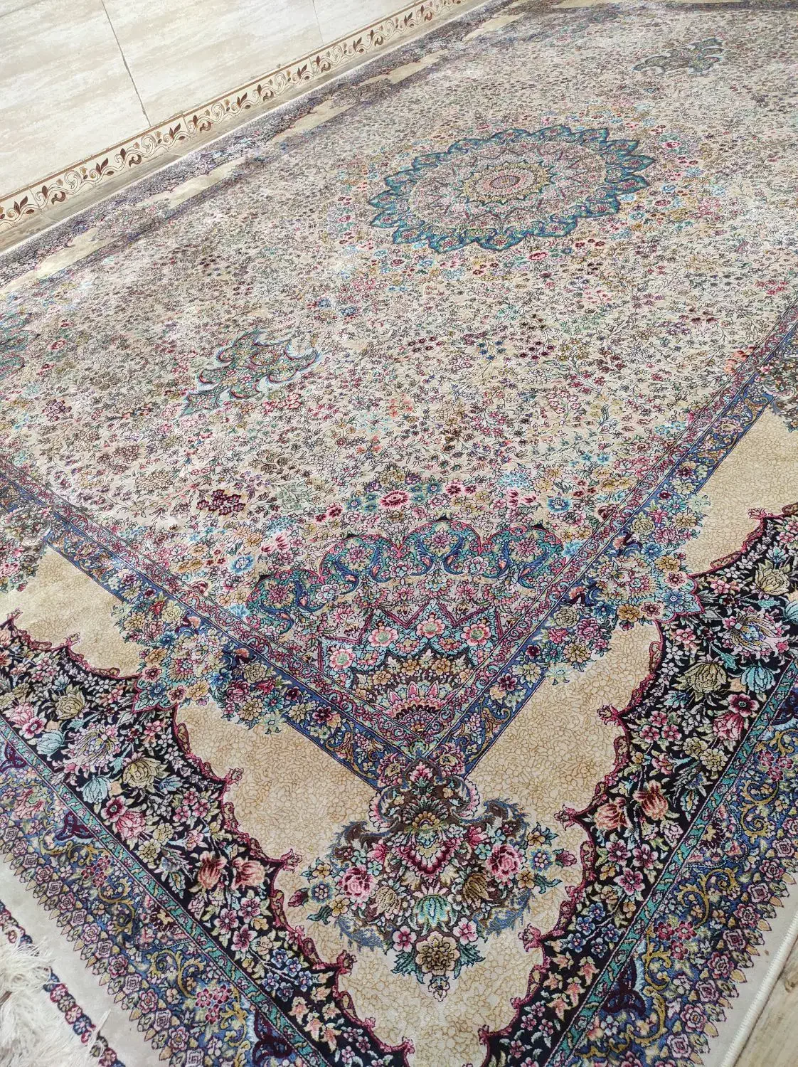 انواع فرش ها.مبل.چرخ خیاطی.بوفه|فرش|پاکدشت, پاکدشت (مامازند)|دیوار