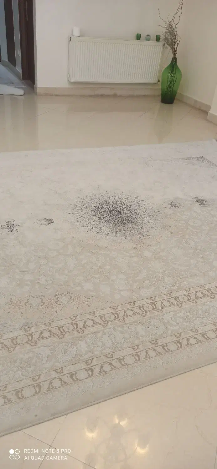 یک فرش نه متری ،سه عدد ۱۰۰×۱۵۰و یک راهرویی ۱۰۰×۲۰۰|فرش|اصفهان, خانه اصفهان|دیوار