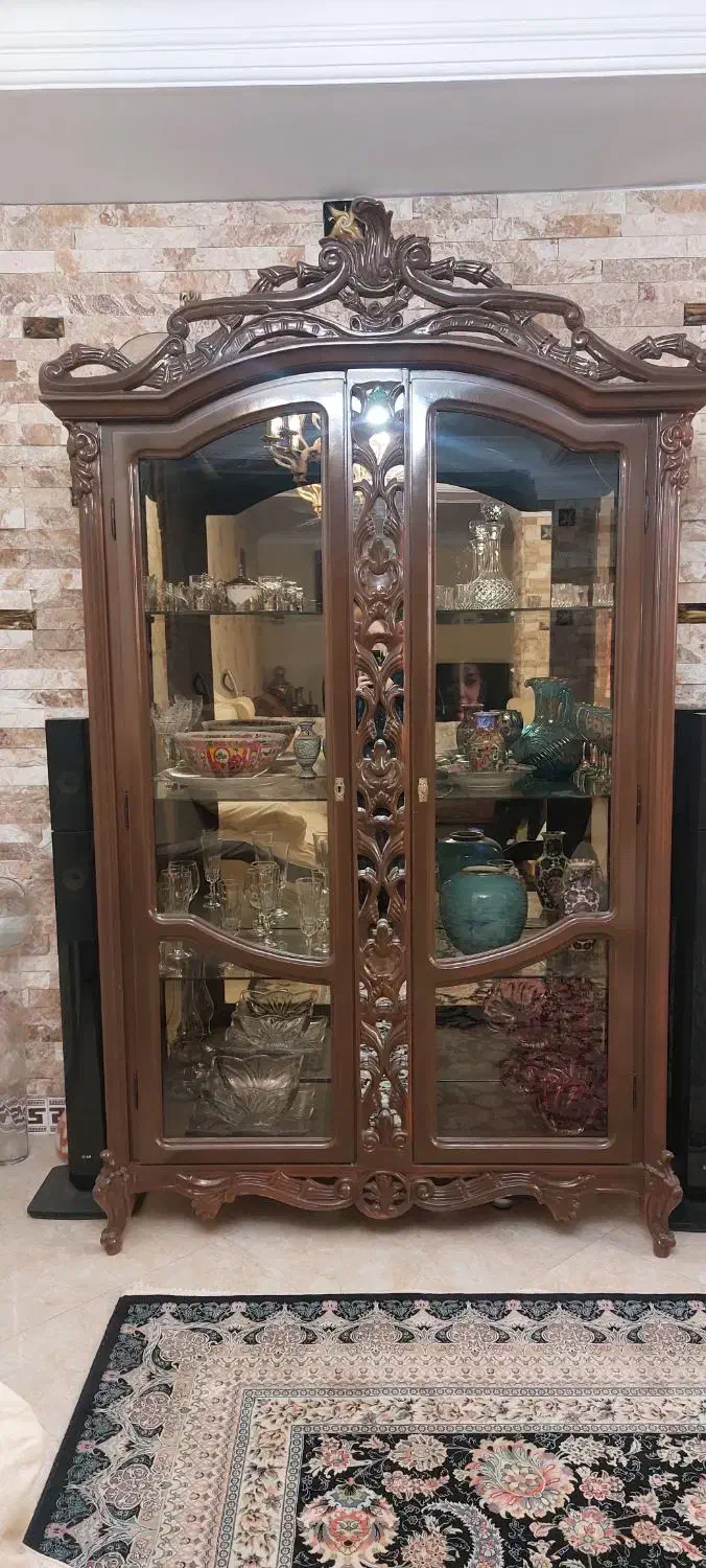 نو کاملا سالم|بوفه، ویترین، کنسول|پردیس, فاز ۲|دیوار