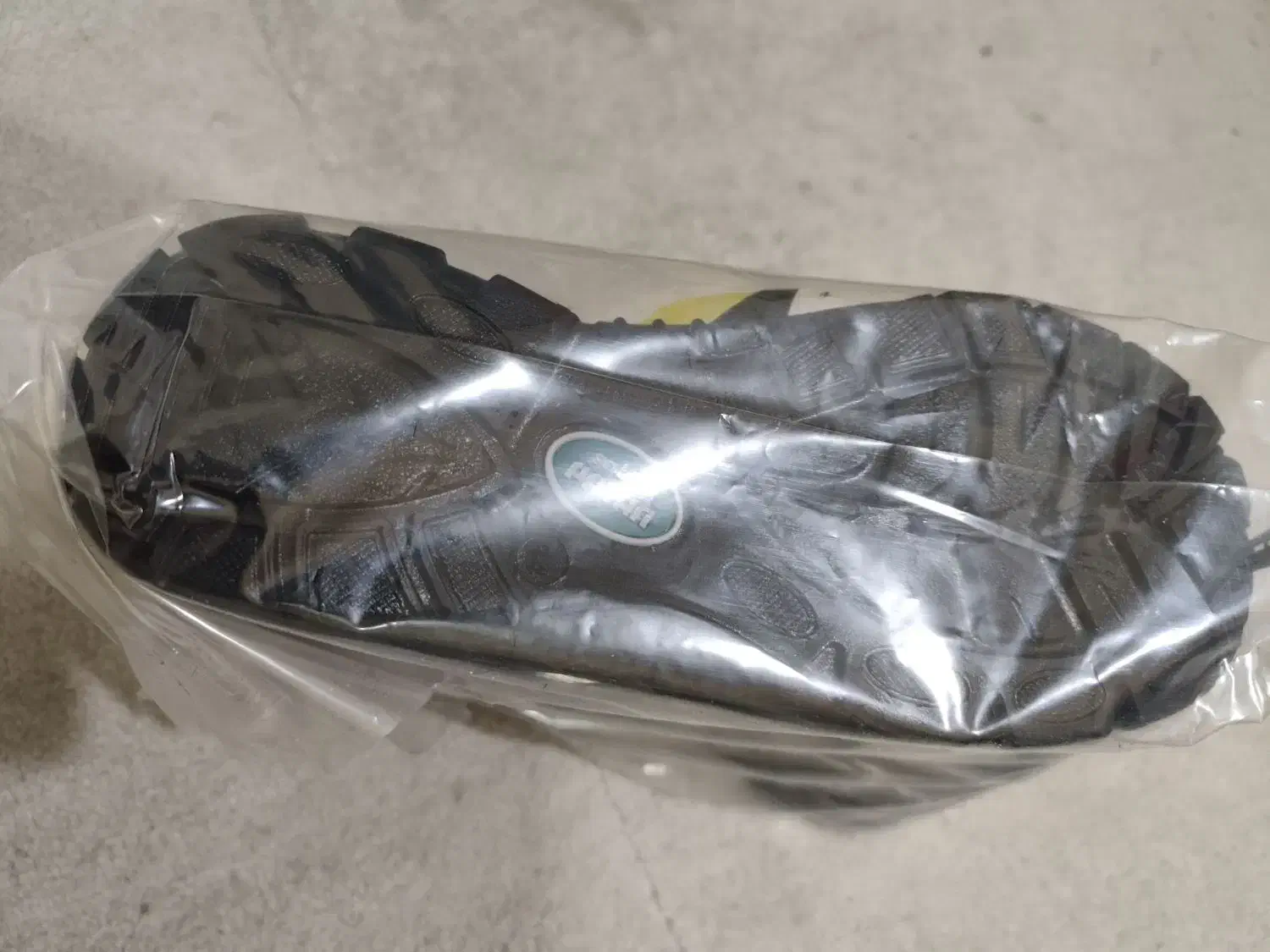 کفش کار ایمنی|کیف، کفش، کمربند|بافق, |دیوار