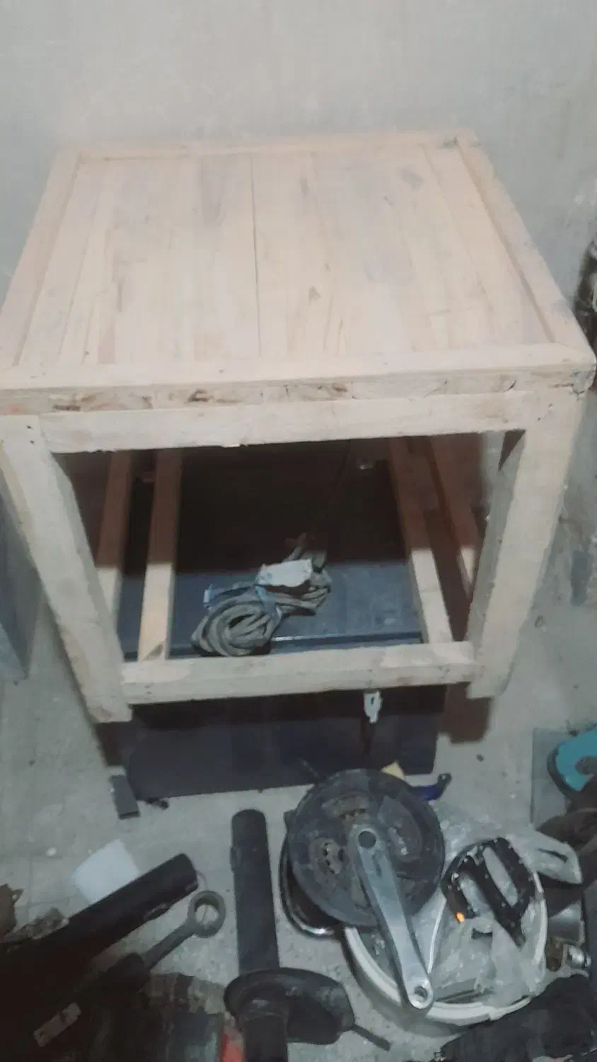 میز کرسی چوبی با هیتر برقی  برای شب یلدا|بخاری، هیتر، شومینه|اصفهان, رحیم‌آباد|دیوار