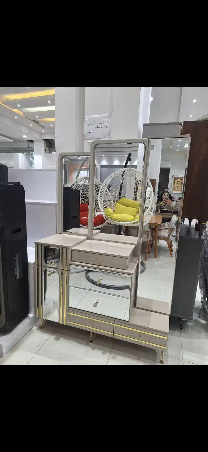 میز ارایشی|تخت و سرویس خواب|اردکان, |دیوار