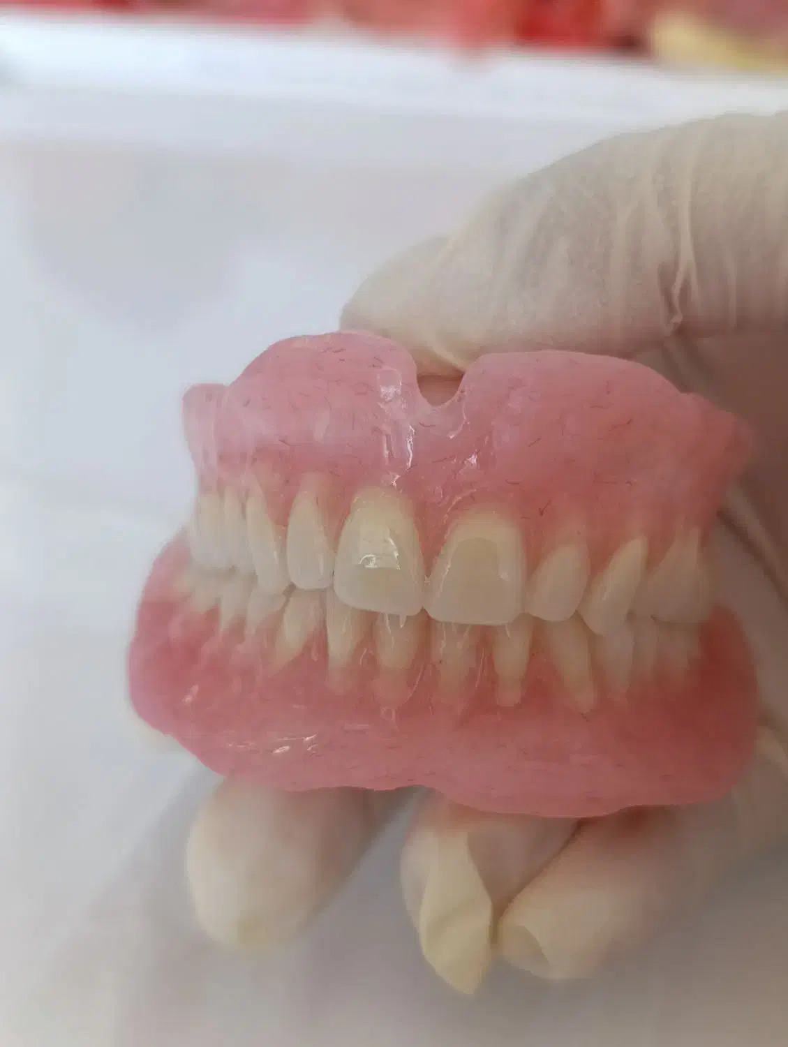 لابراتوار لبخند زیبا مبلغ ۱۵ میلیون و چک صیادی|خدمات آرایشگری و زیبایی|آباده, |دیوار