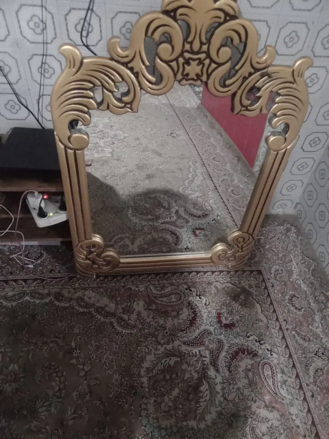 آینه|آینه|مشهد, طبرسی شمالی|دیوار