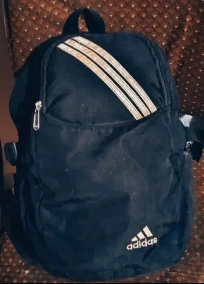 یک عدد کوله پشتی آدیداس ۲۰۰|کیف، کفش، کمربند|شاهین‌شهر, شهرک هشت بهشت|دیوار