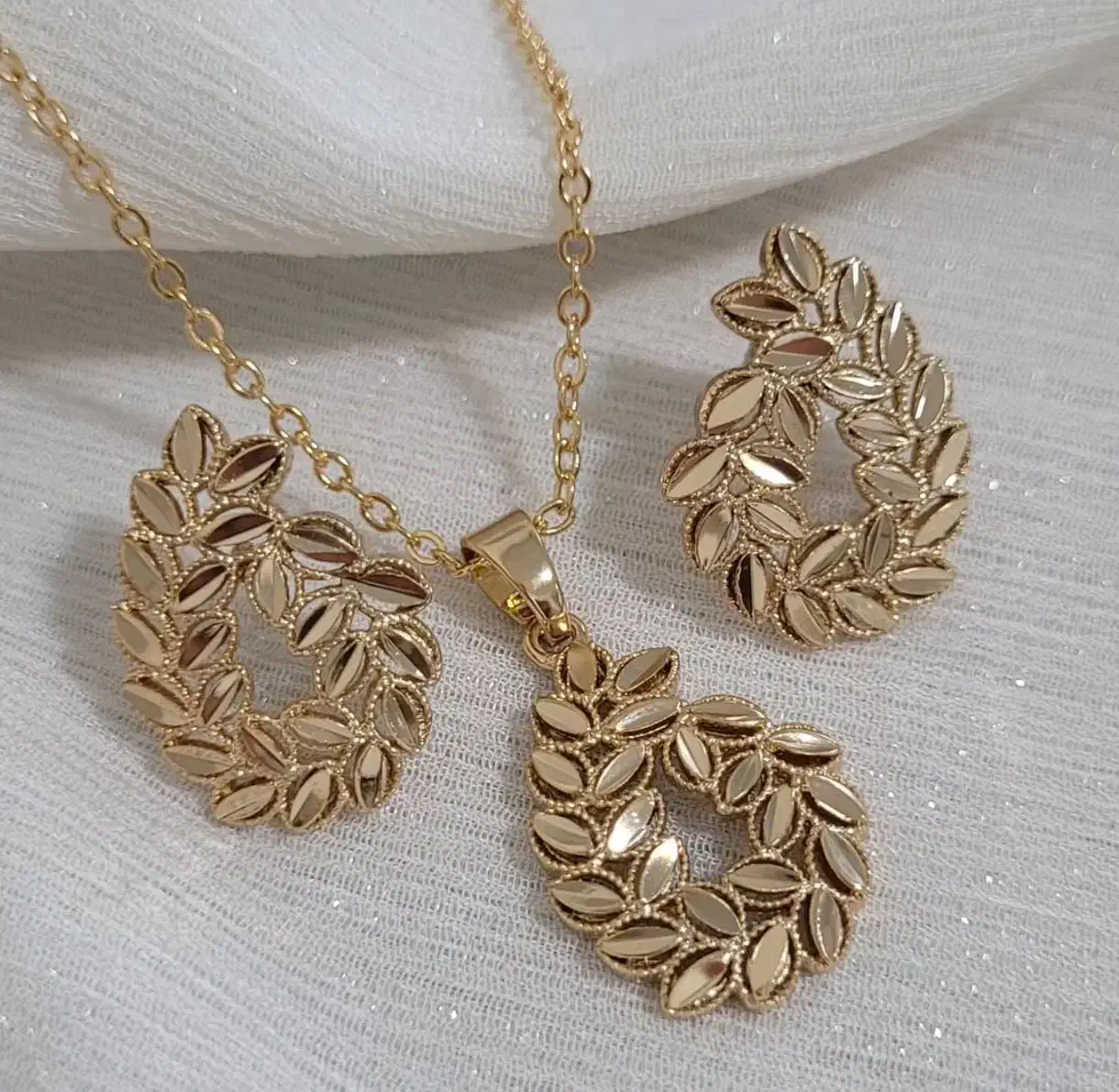 کویین گالری|بدلیجات|تهران, نیروی هوایی (پیروزی)|دیوار