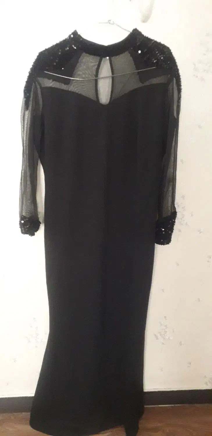 لباس مجلسی|لباس|ری, شهادت|دیوار