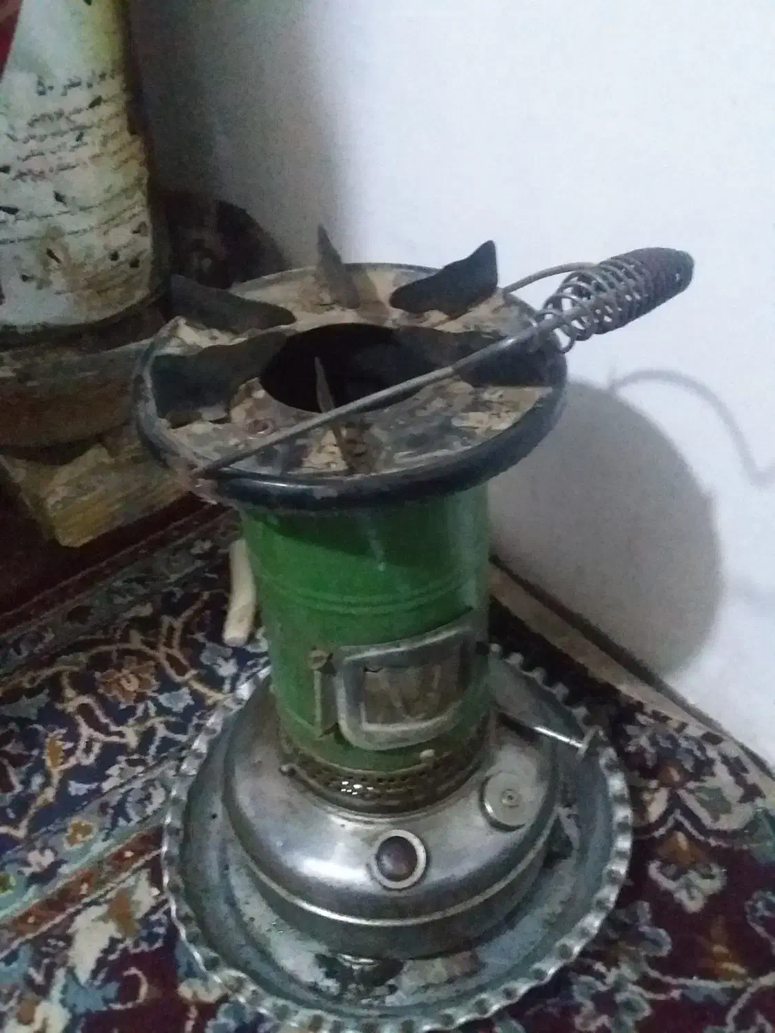 چراغ نفتی|کلکسیون اشیاء عتیقه|داران, |دیوار