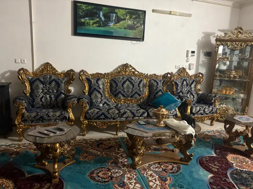 مبل سلطنتی ۹ نفره همراه با میز نهار خوری|مبلمان خانگی و میز عسلی|یزد, |دیوار