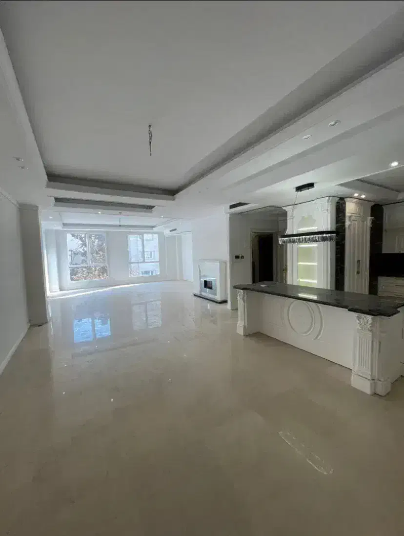 ۱۳۵متر۳خواب/فول امکانات/کلیدنخورده/۲پارکینگ سندی