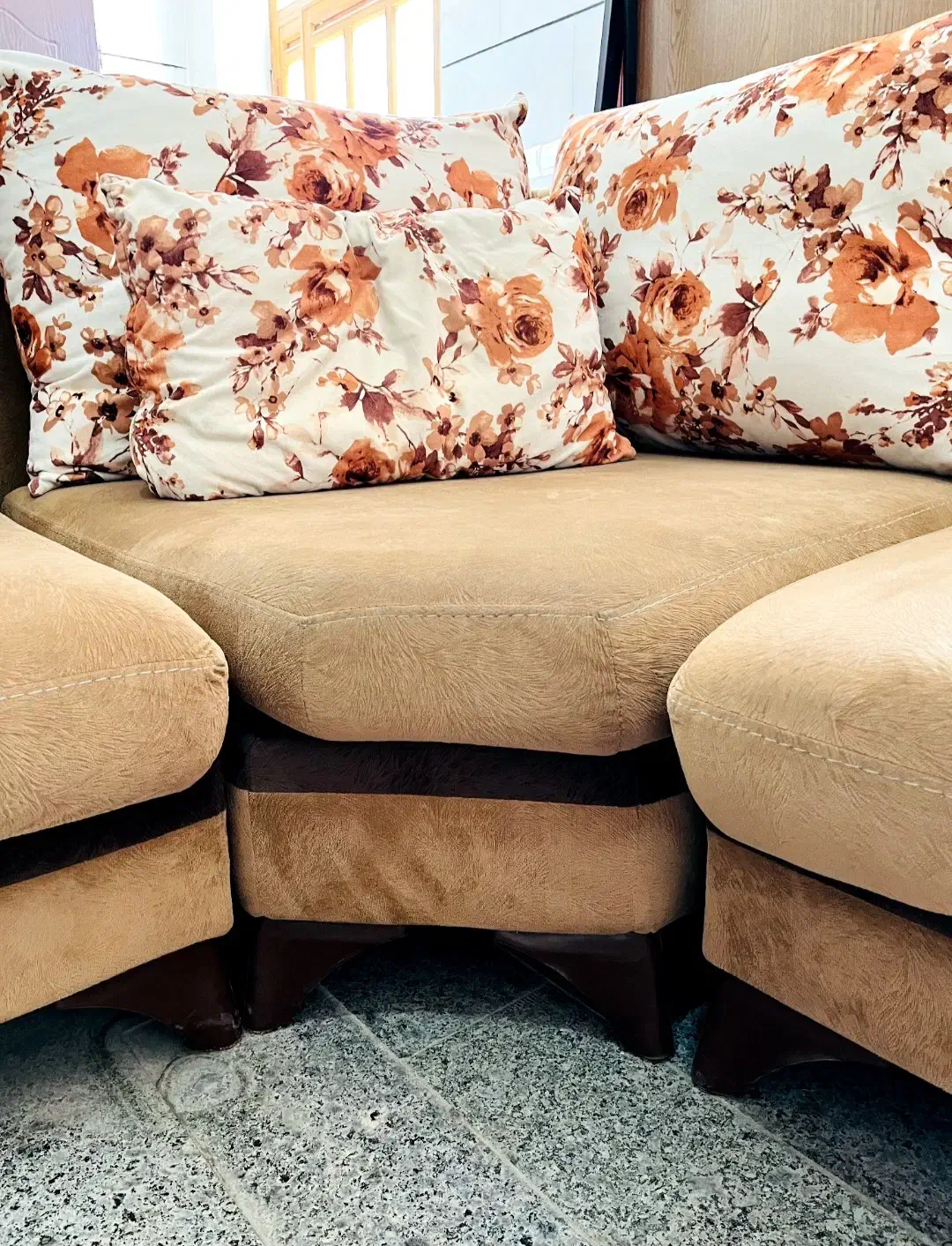 مبل ۵ نفر|مبلمان خانگی و میز عسلی|گرمسار, |دیوار