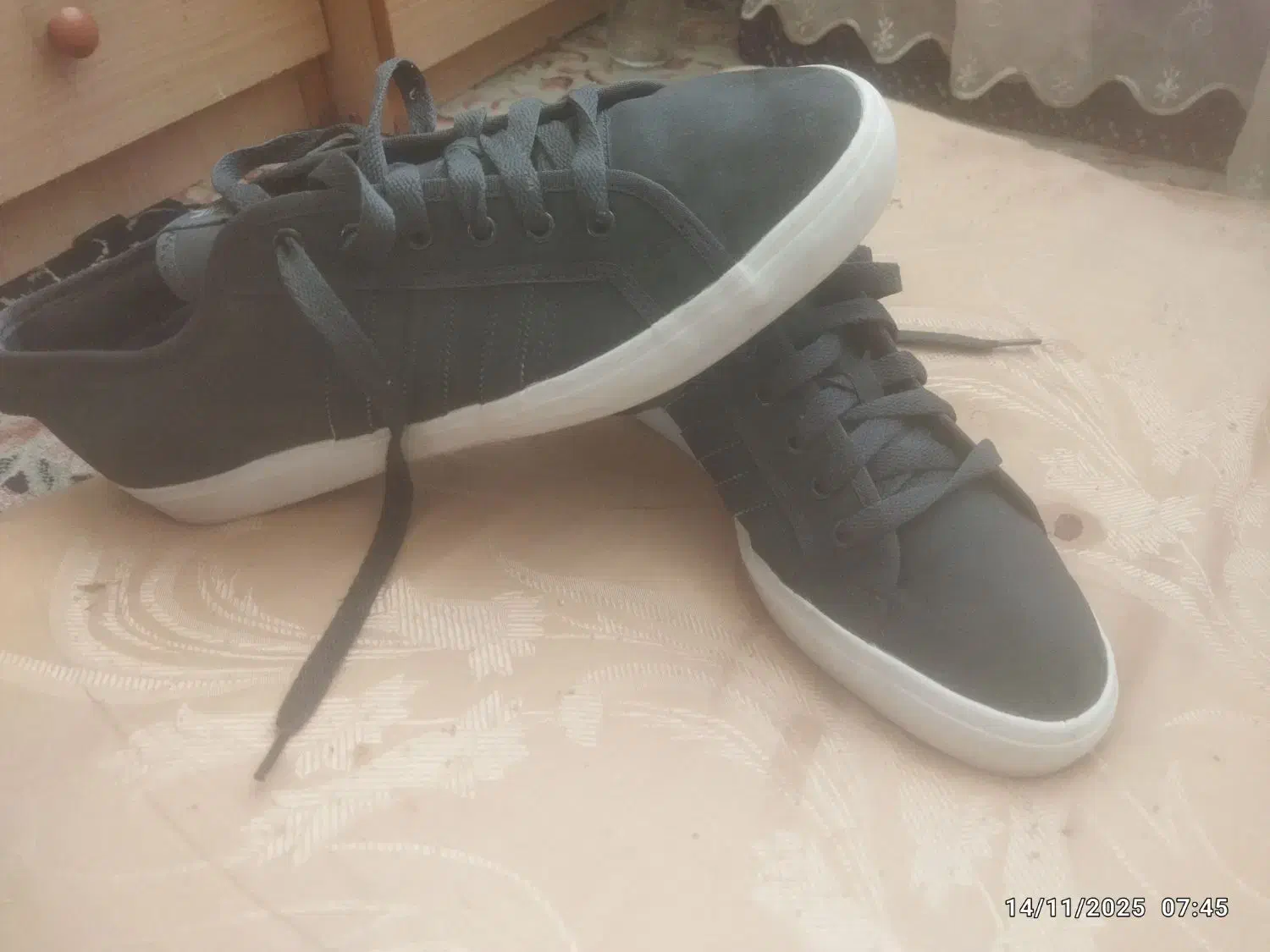 پوما ونیوبالانس و ادیداس|کیف، کفش، کمربند|مشهد, هفت تیر (نه دره)|دیوار