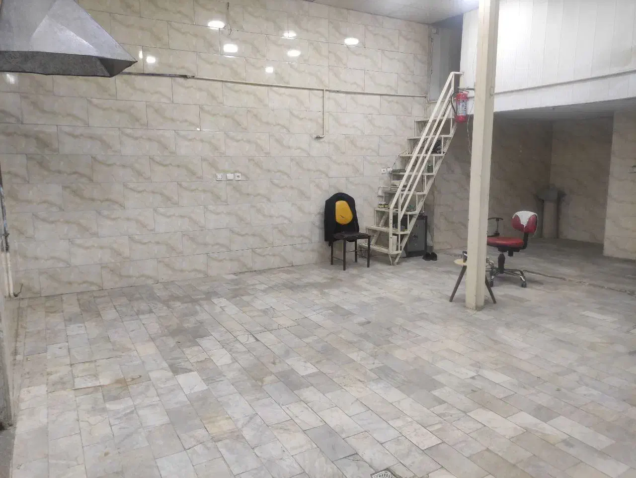 مغازه تجاری 55 متر به اضافه 15 متر بالکن تجاری|اجارهٔ مغازه و غرفه|تهران, شهرک ولیعصر جنوبی|دیوار