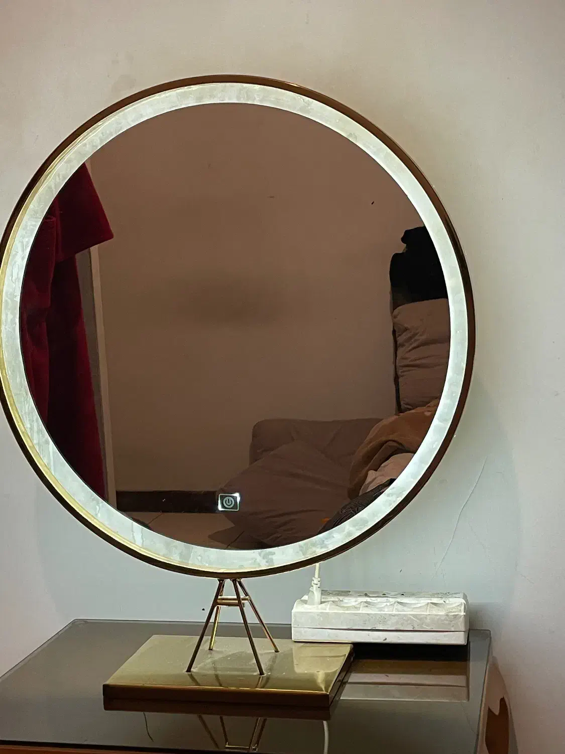 آینه|آینه|تهران, بهار|دیوار