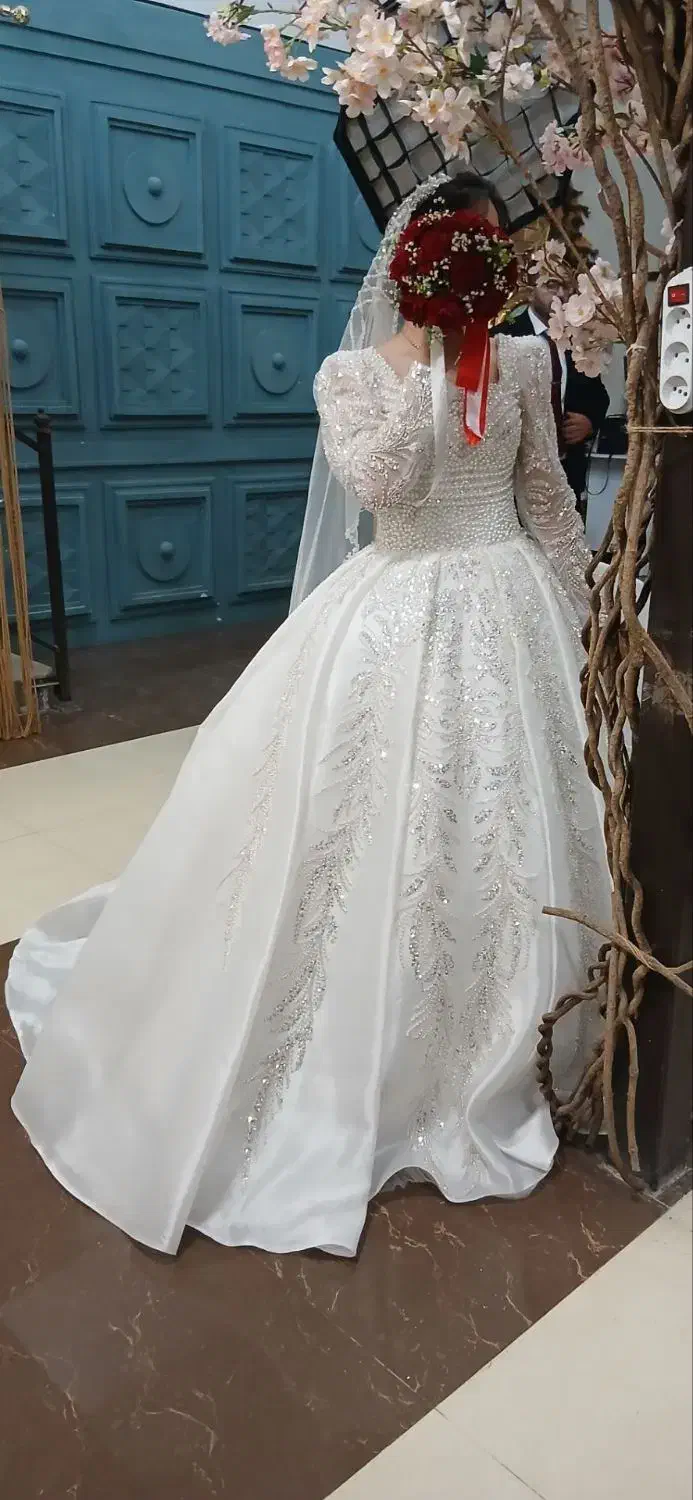 چند عدد لباس عروس بفروش میرسد|لباس|قوچان, |دیوار