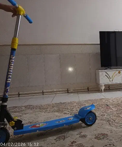 اسکوتر|دوچرخه، اسکیت، اسکوتر|قم, قلعه عموحسین|دیوار