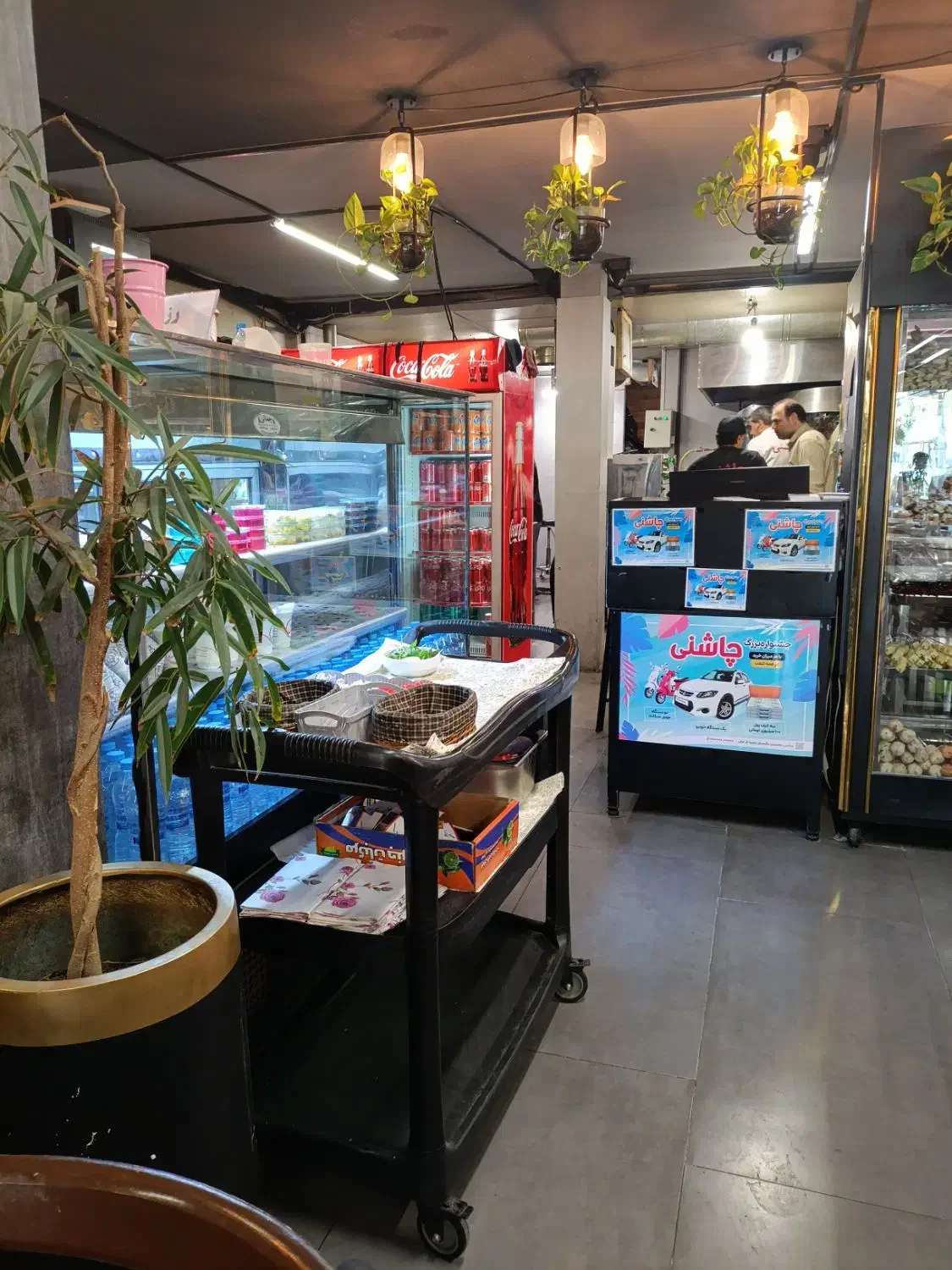 جذب تخته کار و کمک تخته کار و سالن کار|استخدام خدمات فروشگاه و رستوران|تهران, ایوانک|دیوار