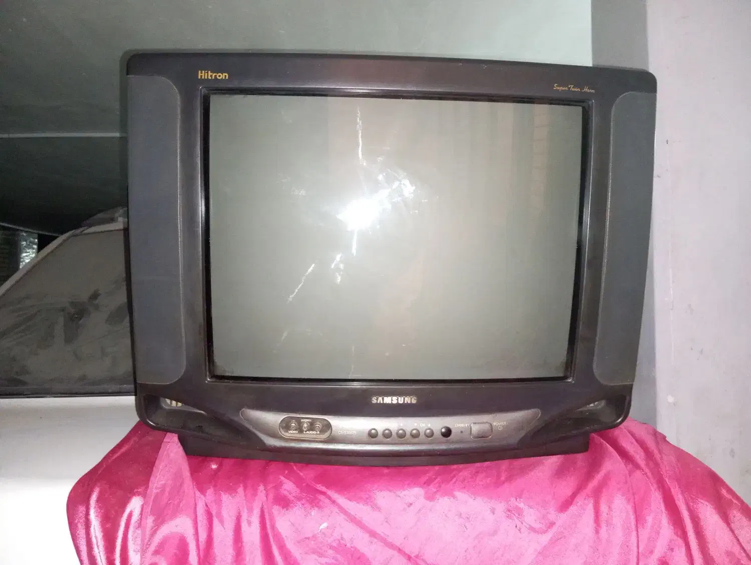 لوازم خانگی|تلویزیون و پروژکتور|فولادشهر, B7|دیوار