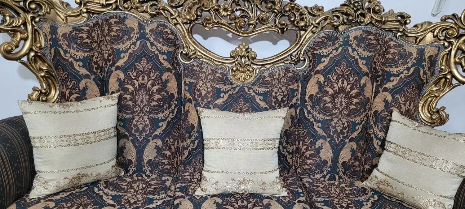 مبلمان سلطنتی ۹نفره به رنگ قهوه ایی وطلایی|مبلمان خانگی و میز عسلی|شیراز, شهرک ترکان|دیوار