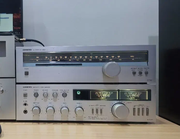 آمپ تیونر انکیو  onkyo a-7900 و t-7700|سیستم صوتی خانگی|تهران, فلسطین (میدان انقلاب)|دیوار