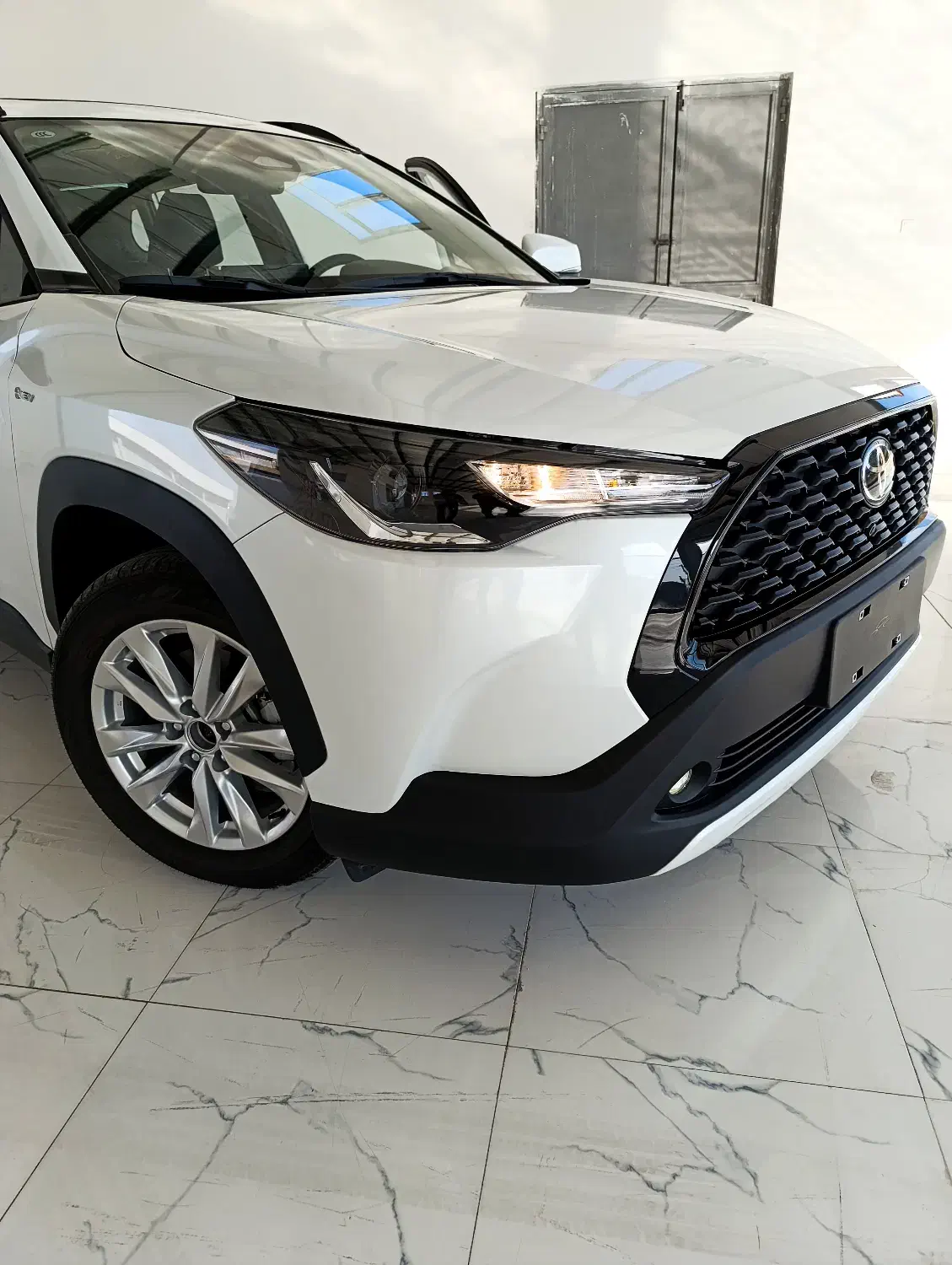 تحویل فوری تویوتا کرولا کراس با پلاک ارس|خودرو سواری و وانت|تبریز, |دیوار