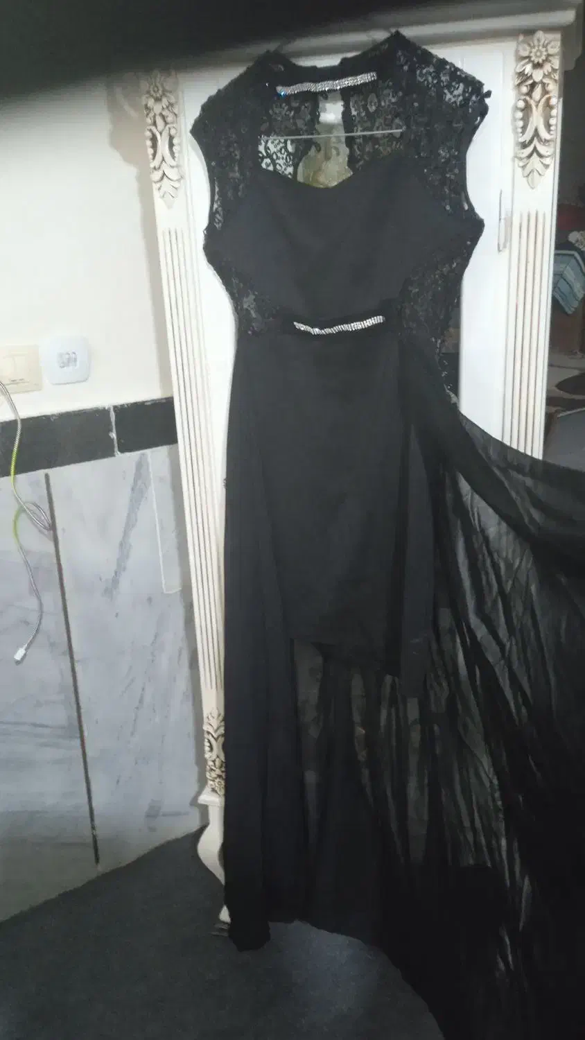 تعدادی لباس مجلسی|لباس|نهاوند, |دیوار