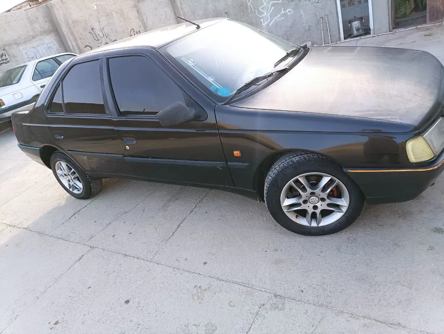 پژو 405 رنگ مشکی مدل 91 . معاوضه|خودرو سواری و وانت|سراوان, |دیوار