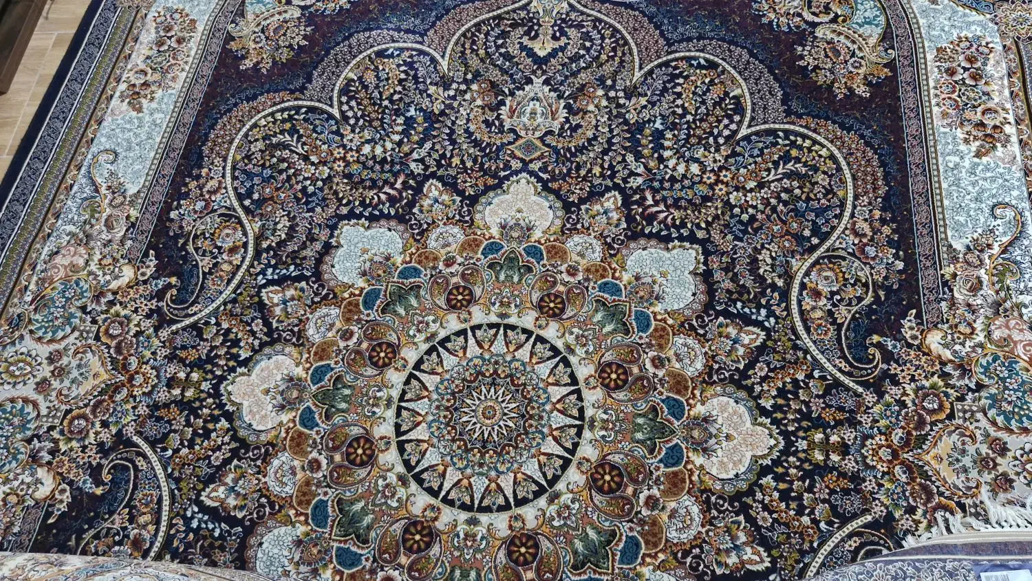 فرش هانوفر ۷۰۰ شانه ۲۵۵۰ تراکم|فرش|تهران, امیر بهادر|دیوار