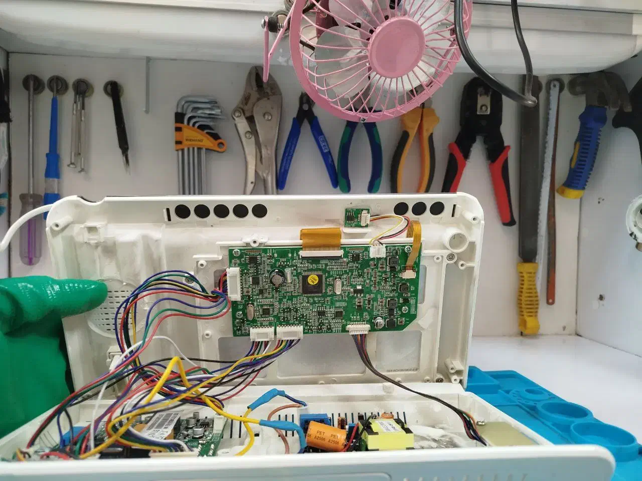 تعمیرات تخصصی آیفون تصویری|خدمات پیشه و مهارت|همدان, |دیوار