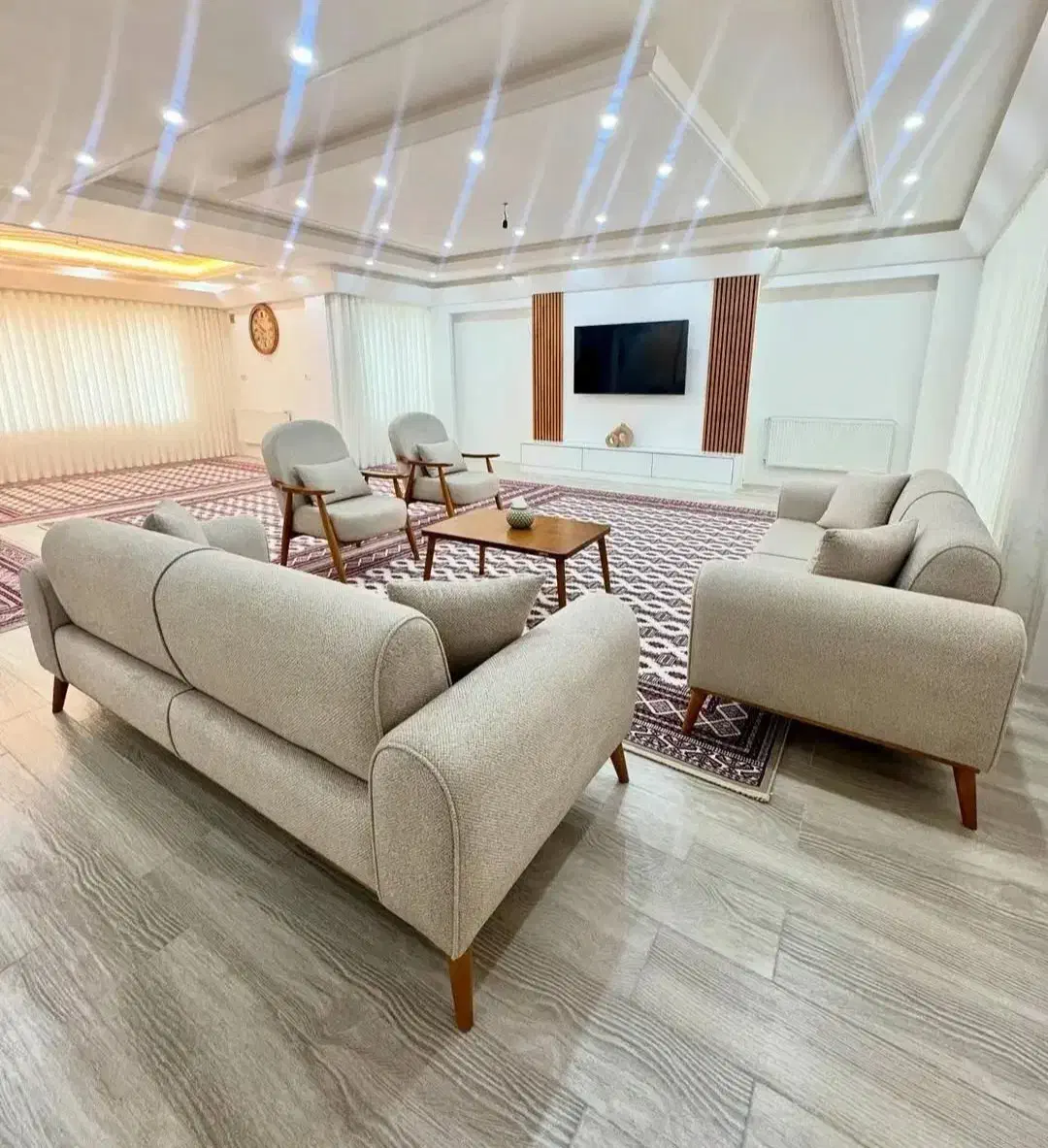 مبل آریانا // اسدآباد//|مبلمان خانگی و میز عسلی|اسدآباد, |دیوار