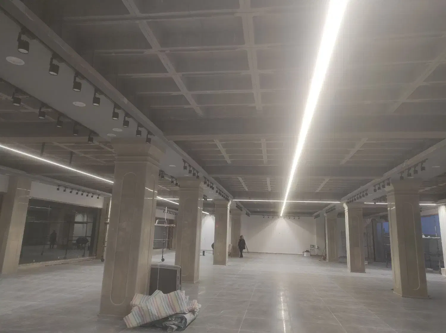 سیم کشی ساختمان و مغازه و اتصال یابی|خدمات پیشه و مهارت|تبریز, |دیوار