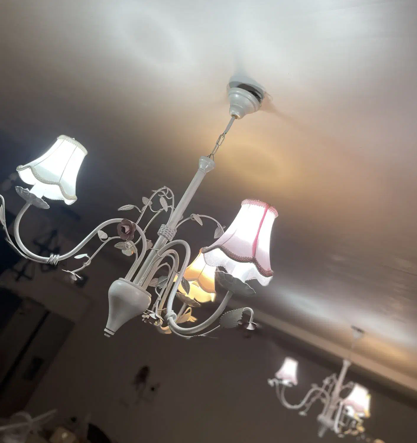 لوستر در حد نو|لوستر و چراغ آویز|رشت, منظریه|دیوار