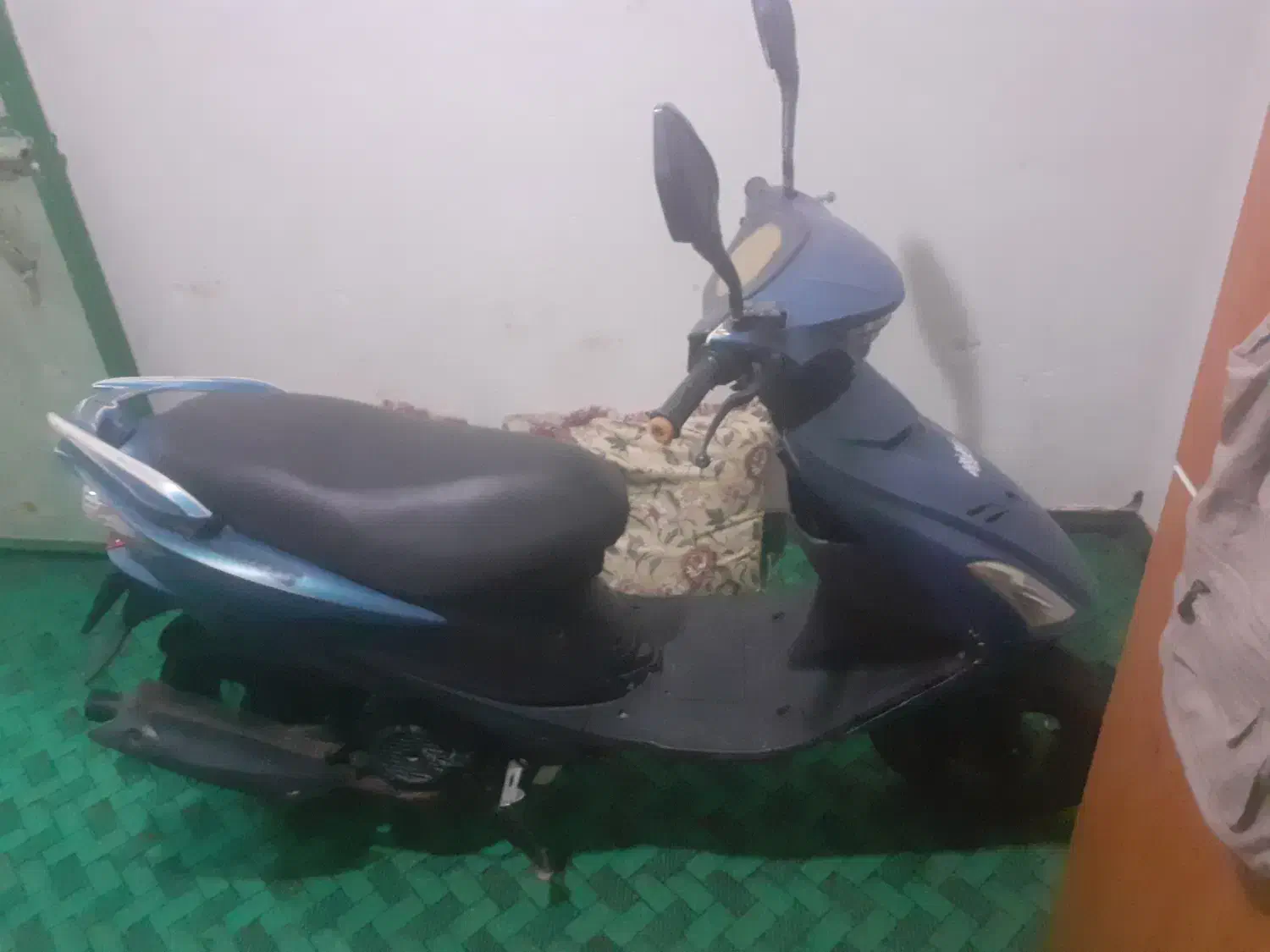 بی کلاچ|موتورسیکلت|بند زرک, |دیوار