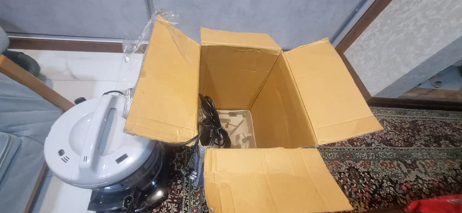 جارو برقی هیتاشی دو هزار وات بیست میلیون و پانصد|جاروبرقی، جارو شارژی، بخارشو|کرمان, |دیوار