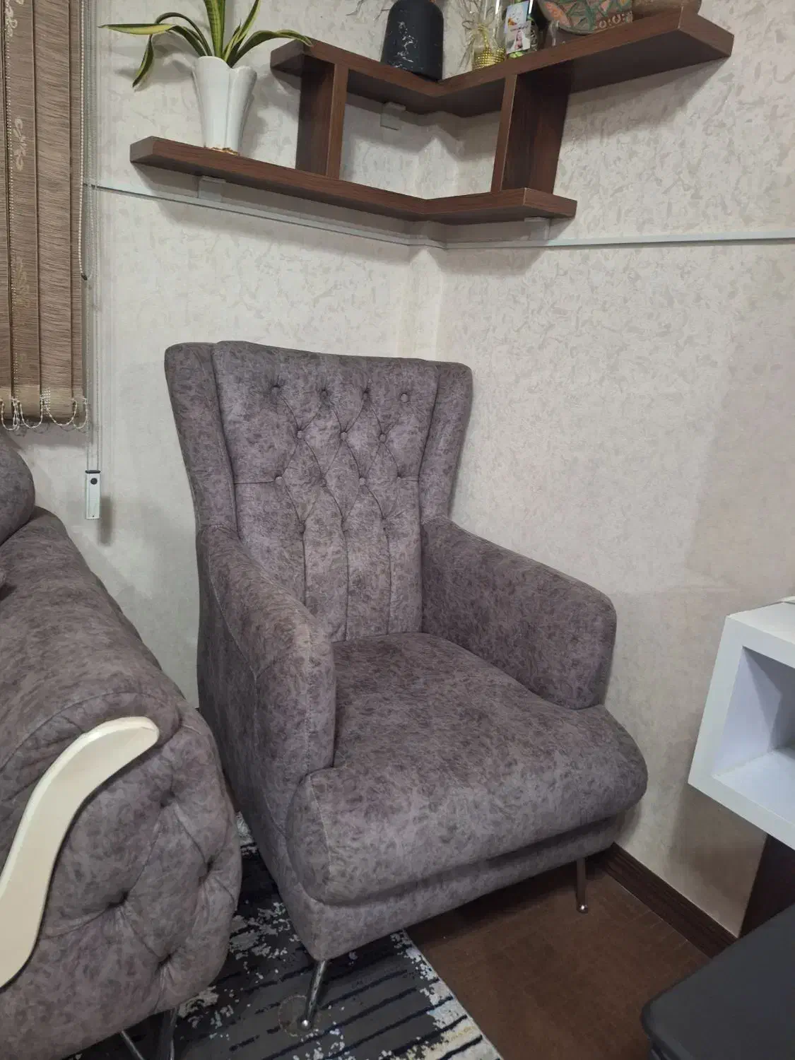 مبل در حد نو|مبلمان خانگی و میز عسلی|مرودشت, بیست متری بیمارستان|دیوار