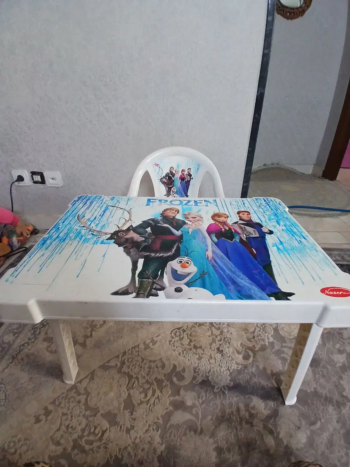 میز و صندلی پلاستیکی|تخت و صندلی بچه|اسلام‌شهر, شهرک قائمیه|دیوار