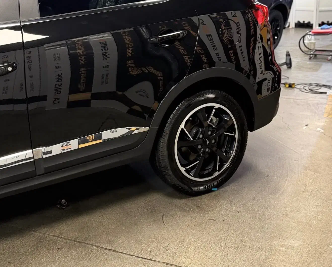 kmc x5 مدل ۱۴۰۲ مقطوع|خودرو سواری و وانت|مشهد, حرم مطهر رضوی|دیوار